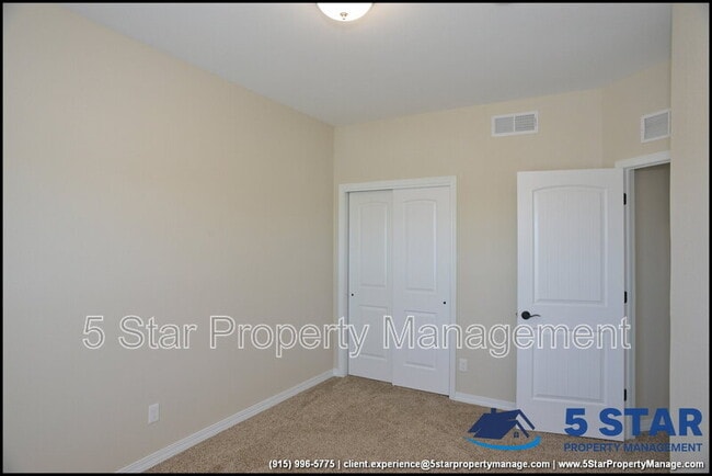 Building Photo - 806 TS Daniel Cadena Dr