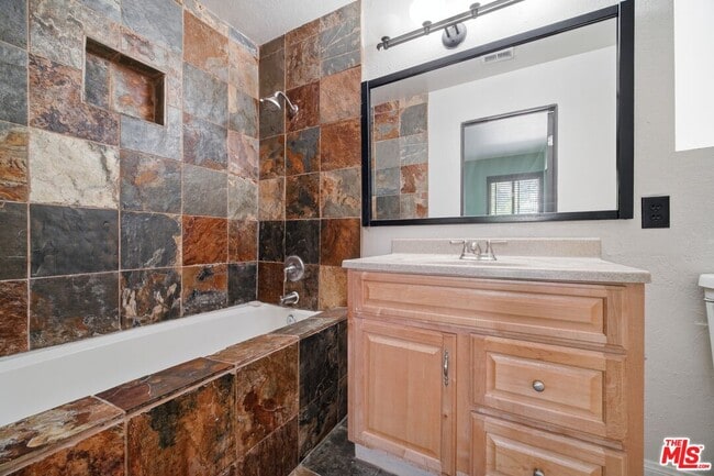 Building Photo - 77 Willowcrest Ln