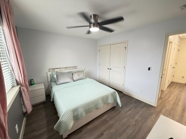 Building Photo - 6929 S Vlg Hvn Dr