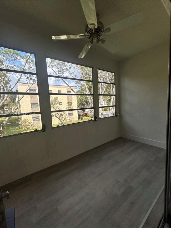 Building Photo - 301 Cambridge Rd