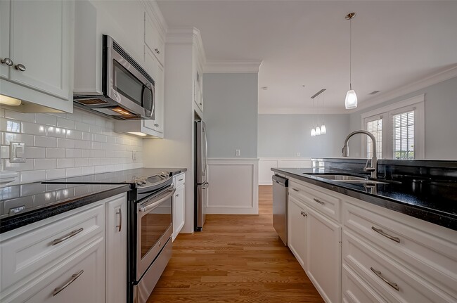 Building Photo - 2802 Morrison St