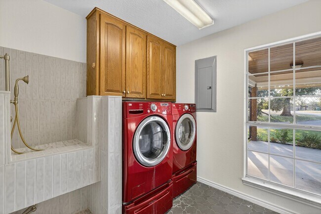 Building Photo - 435 Oxbow Trail