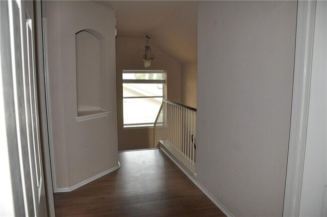 Building Photo - 1501 Big Thicket Dr
