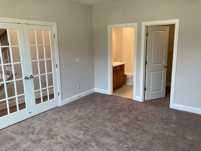Building Photo - 543 Bistle Drive - Bev Roberts Rentals and...