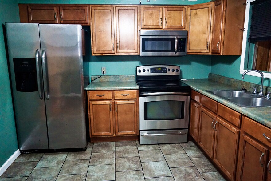 Building Photo - 5170 Cordell St