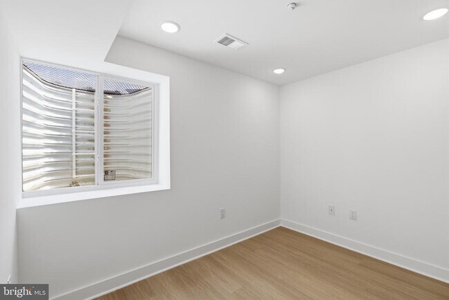 Building Photo - 2123 N 9th St