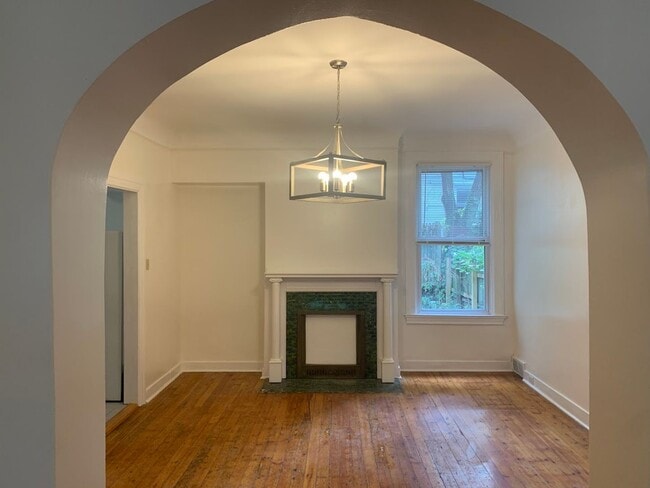 Building Photo - Incredible Shadyside Home!