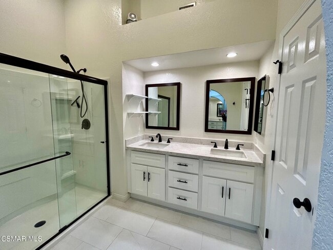 Building Photo - 814 Via Lorente