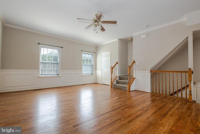 Building Photo - 71 Babylonica Ct