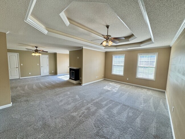 Building Photo - 431 Whitewater Tr