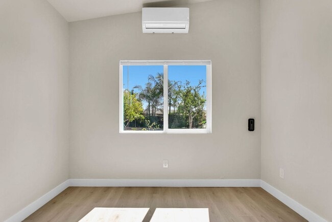 Building Photo - Newly remodeled 2 bed 1 bath with washer &...