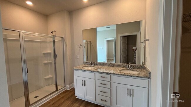 Building Photo - 452 Parkerman Ave