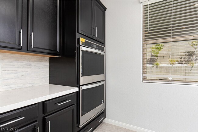 Building Photo - 12586 Huckleberry Oak Ave