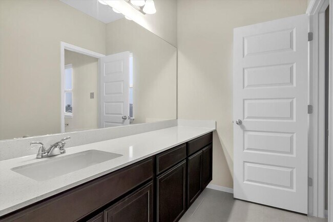 Building Photo - 135 Lyndon Dr