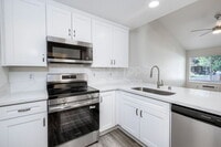 Building Photo - 9430 Winter Gdns Blvd