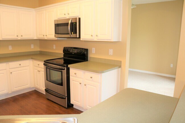 Building Photo - 7270 Mossy Oaks Dr