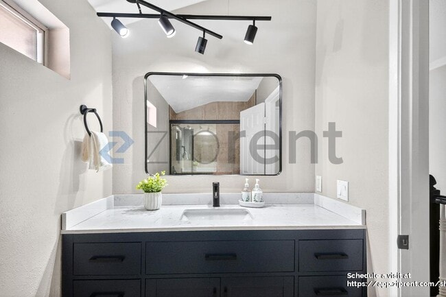 Building Photo - 353 S Heatherstone St