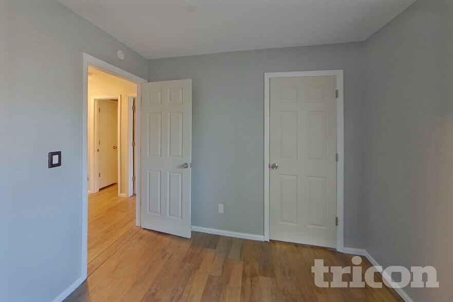 Building Photo - 910 Foothills Ct