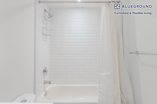 Building Photo - 1501 SW 37th Ave