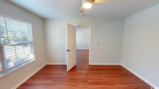 Building Photo - 1000 Pembroke Ct