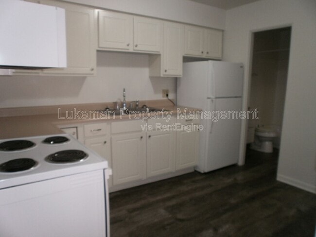 Building Photo - 1536 Henson Ave