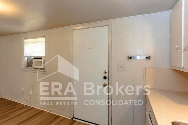 Building Photo - 404b Hill St