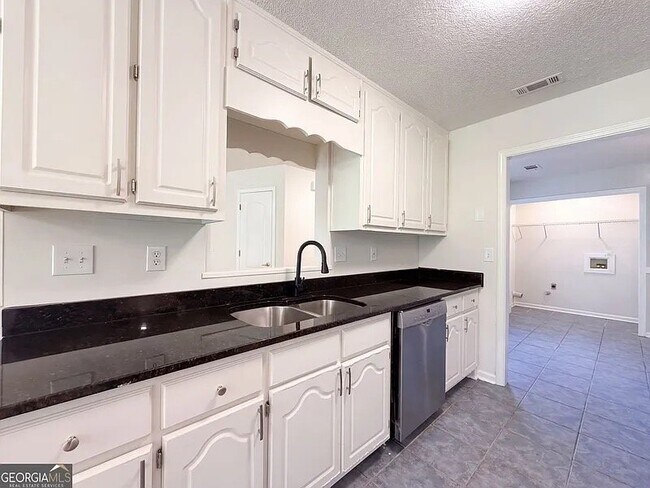 Building Photo - 105 Nanci Ct