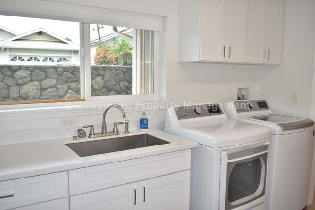 Building Photo - Waikele 4 bedroom, 3 bath home w/ enclosed garage