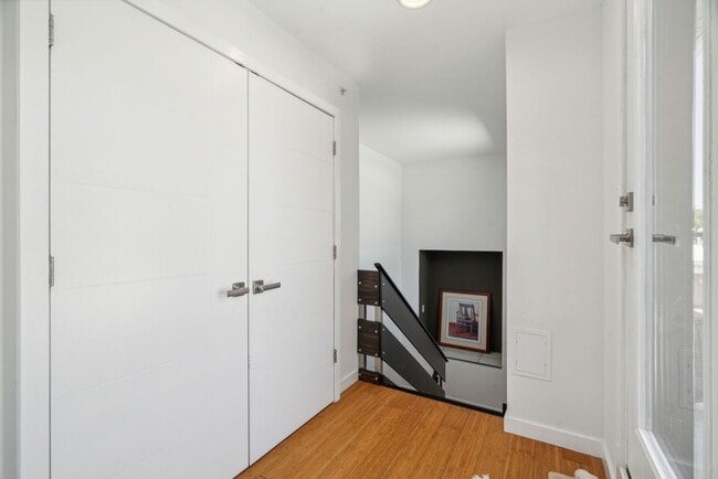 Building Photo - 3863 Terrace St