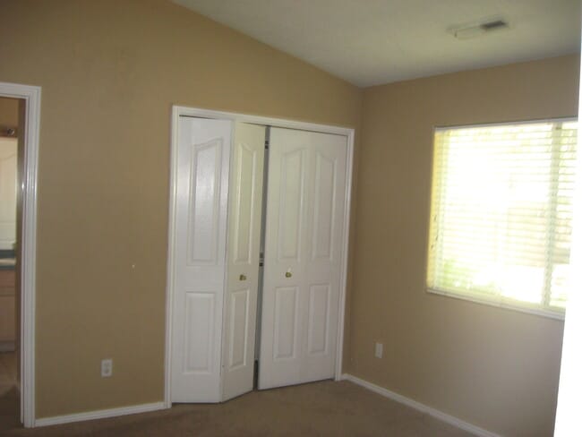 Building Photo - Beautiful Home in the Paradise Vista Subdi...