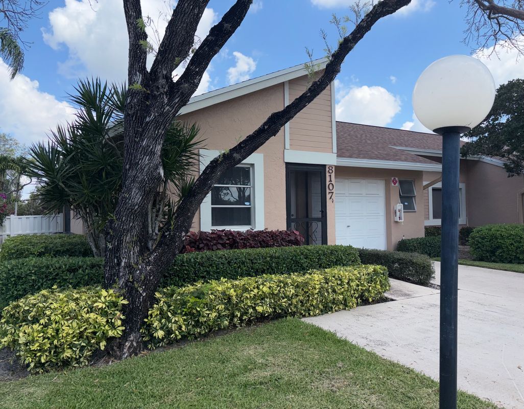 Building Photo - 8107 Summerbreeze Ln