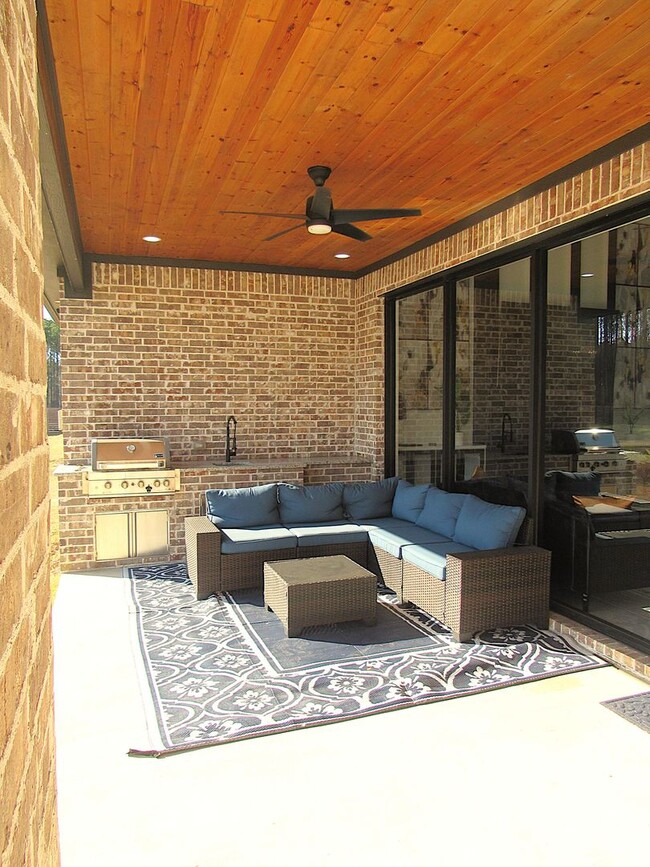 Building Photo - Resort Like Living in a Country Setting