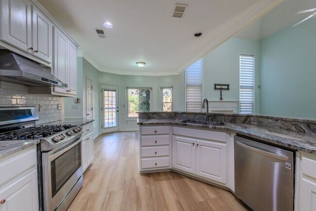 Building Photo - 3890 Cherry Ridge Walk