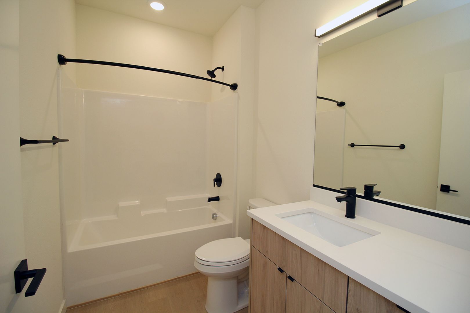 Building Photo - 7530 N Richmond Ave