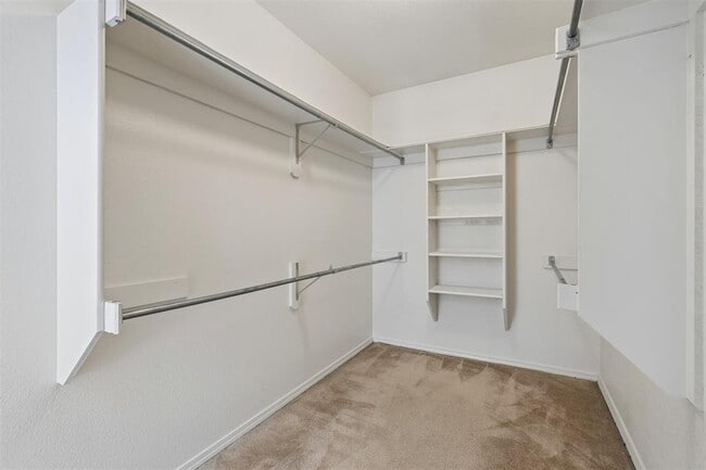Building Photo - 1708 Creekside Ct