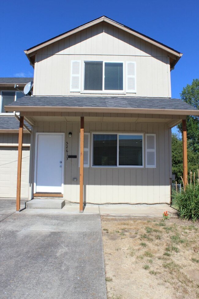 Building Photo - 3 bedroom, 2 1/2 bath home in quiet Scappoose neighborhood near parks