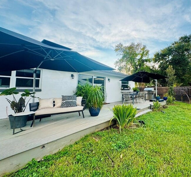 Building Photo - 1815 Barker Dr