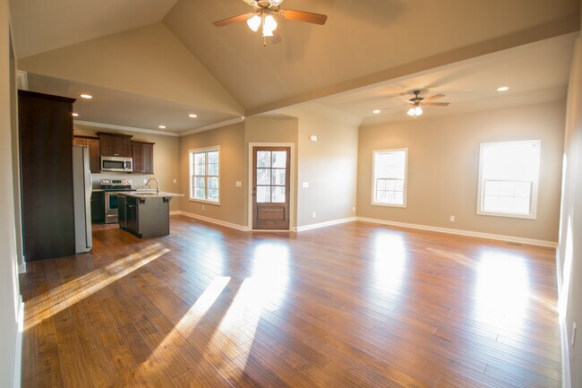 Building Photo - 374 Big Station Camp Blvd