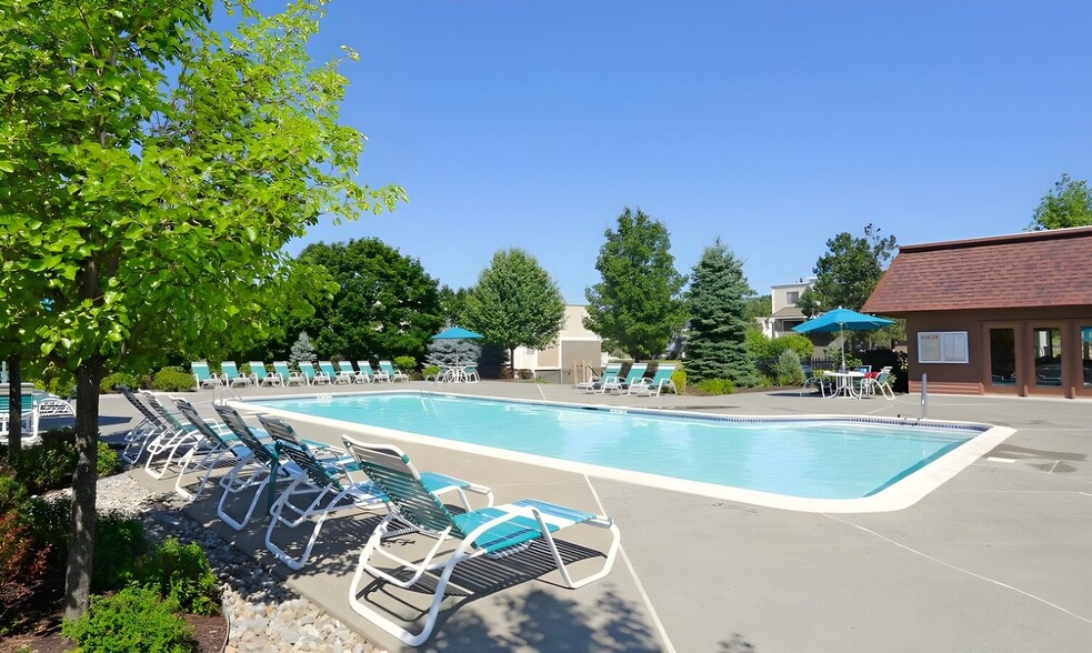 Building Photo - The Glen at Sugar Hill