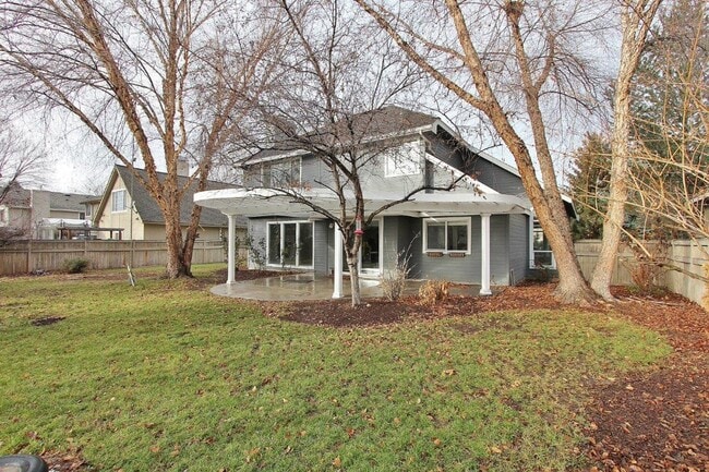 Building Photo - Elegant Home in Hobble Creek!