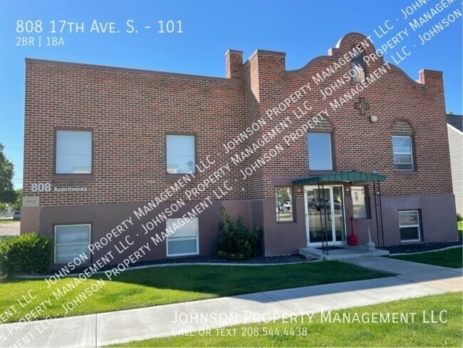 Building Photo - 808 17th Ave S
