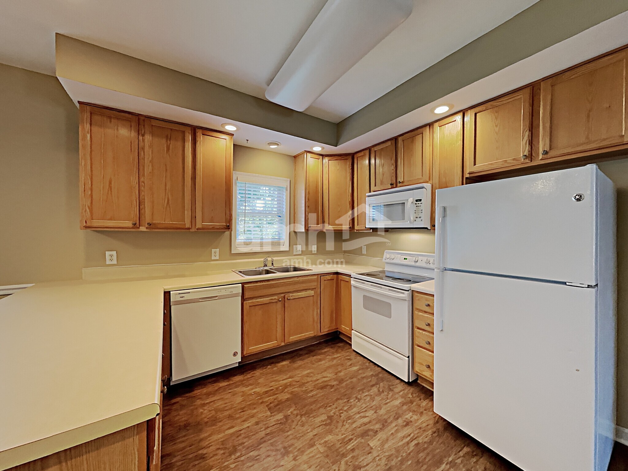 Building Photo - 1602 Solitude Ct