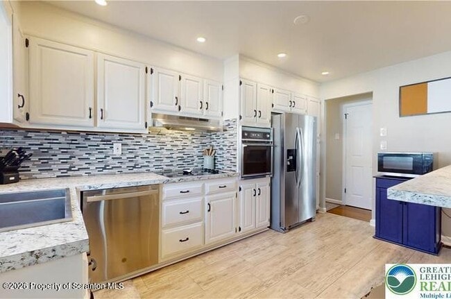 Building Photo - 2809 Green Acres Dr