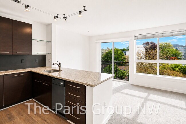 Building Photo - 1 MO FREE - Fab CapHill Condo * Ideal Location! Tons of Amenities! Fresh Paint & New Flooring! Ne...