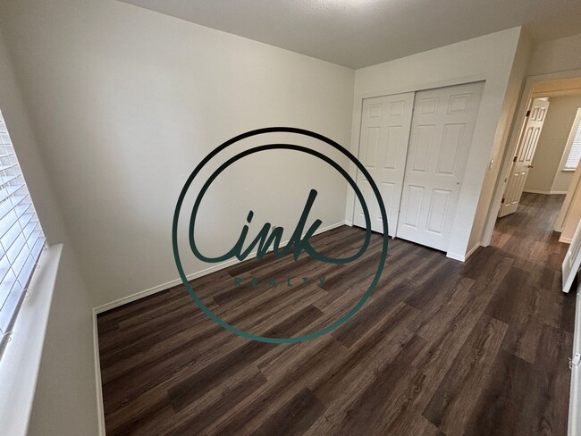 Building Photo - Newly updated Chichester Estates home