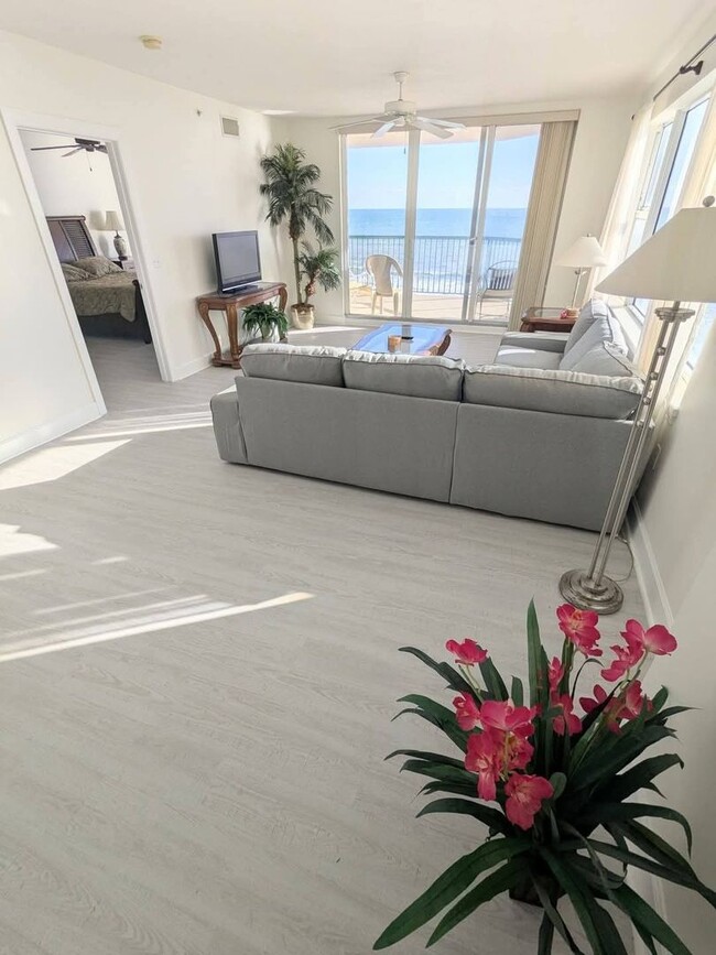 Building Photo - Ocean Front Fully Furnished