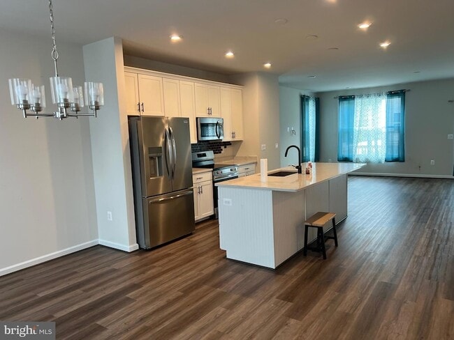 Building Photo - 4100 Bolton Ct