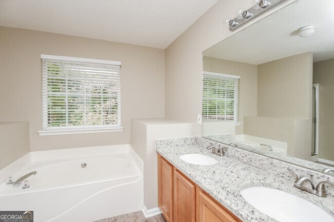 Building Photo - 3012 Edgefield Dr SW