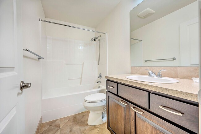 Building Photo - Mukilteo Townhome