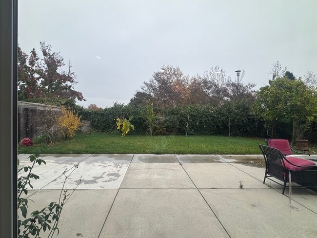 Building Photo - 9521 Shadowrock Way